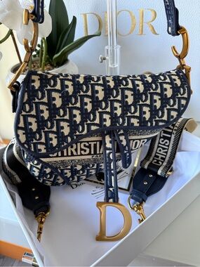 バッグ Dior micro pouch shoulder bag Dior | Bags | Christian Dior Micro Pouch Shoulder Bag Black | Poshmark